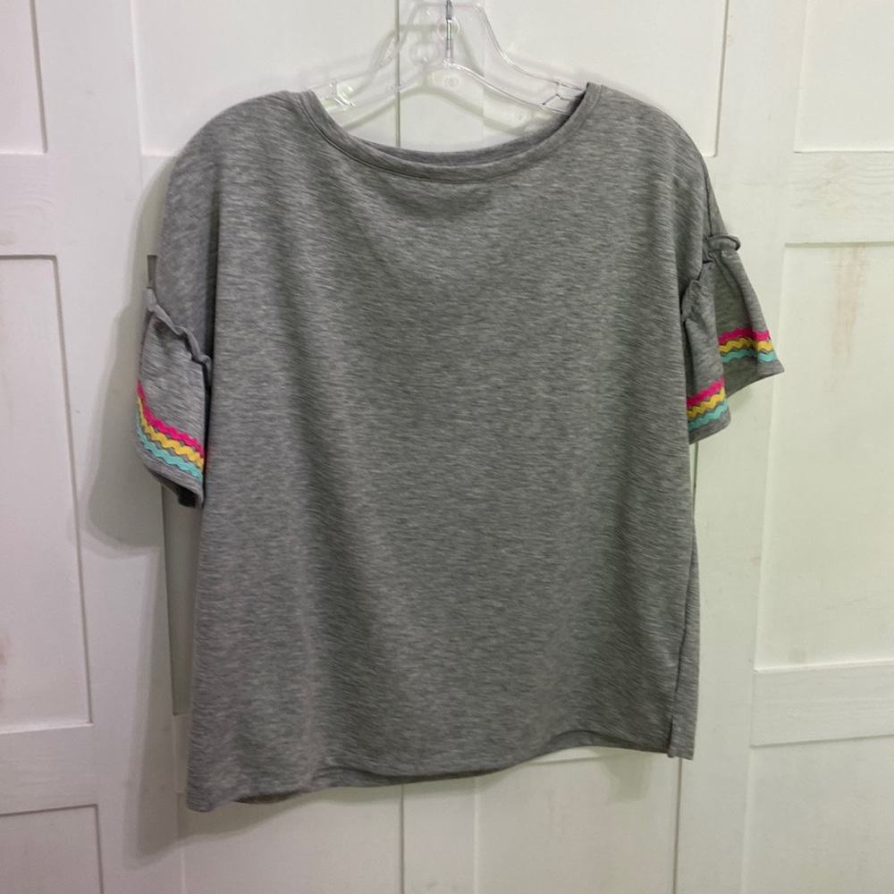 Crown & Ivy Boat Neck Ric-Rac Rainbow Short Sleeve Grey Women’s T-Shirt Small